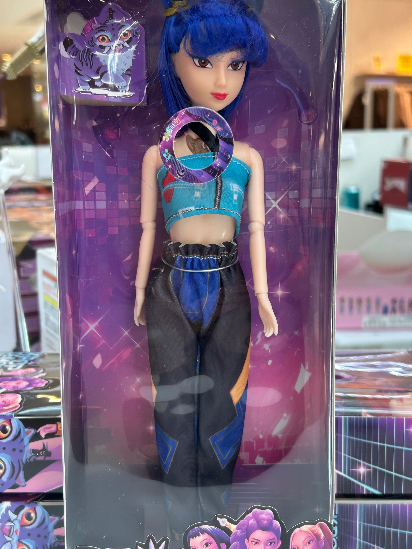 Muñeca Cantarina Zoey Kpop Demon Hunters