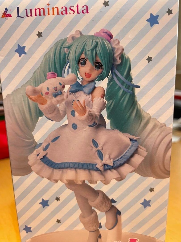 FIGURA MIKU X CINAMOROLL